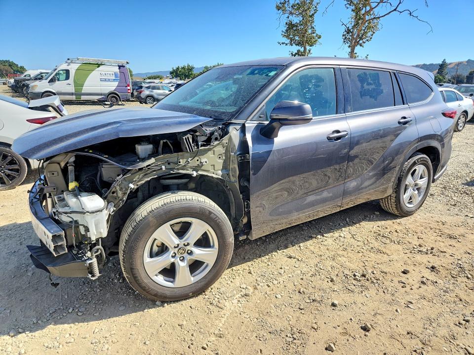 Auction sale of the 2022 Toyota Highlander, vin: 5TDZZRAH5NS557657, lot number: 57253526