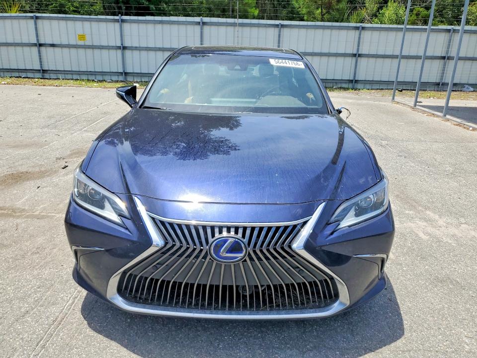 56441766 :رقم المزاد ، 58ADA1C10MU011057 vin ، 2021 Lexus Es مزاد بيع