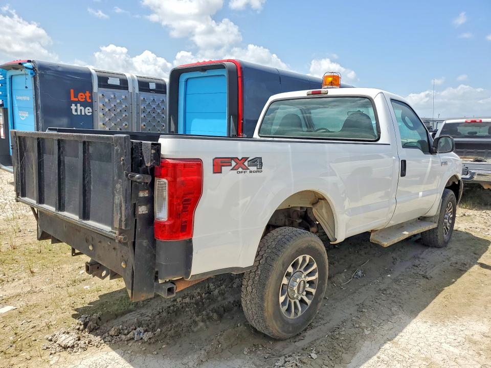 58062726 :رقم المزاد ، 1FTWF31505ED06811 vin ، 2005 Ford F350 مزاد بيع