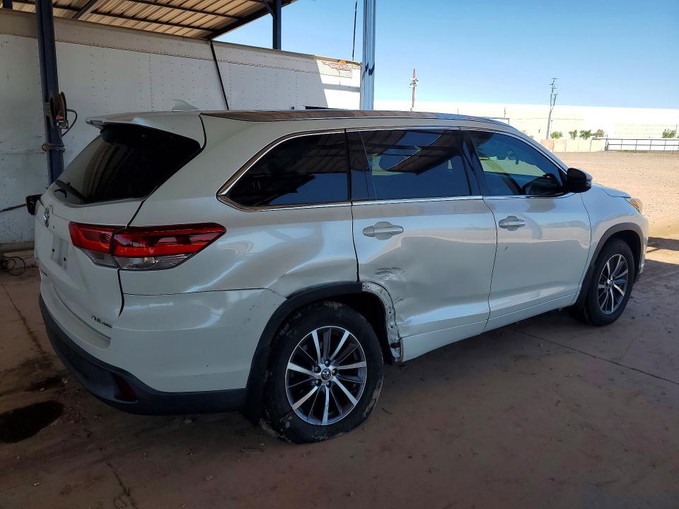 Продажа на аукционе авто 2017 Toyota Highlander, vin: 5TDJZRFH4HS426178, номер лота: 56889516