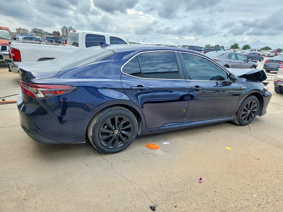 55061816 :رقم المزاد ، 4T1C31AK5MU556342 vin ، 2021 Toyota Camry مزاد بيع