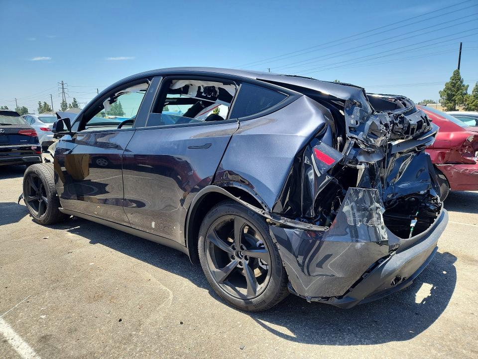 56448956 :رقم المزاد ، 7SAYGDED8TF581046 vin ، 2026 Tesla Model Y مزاد بيع
