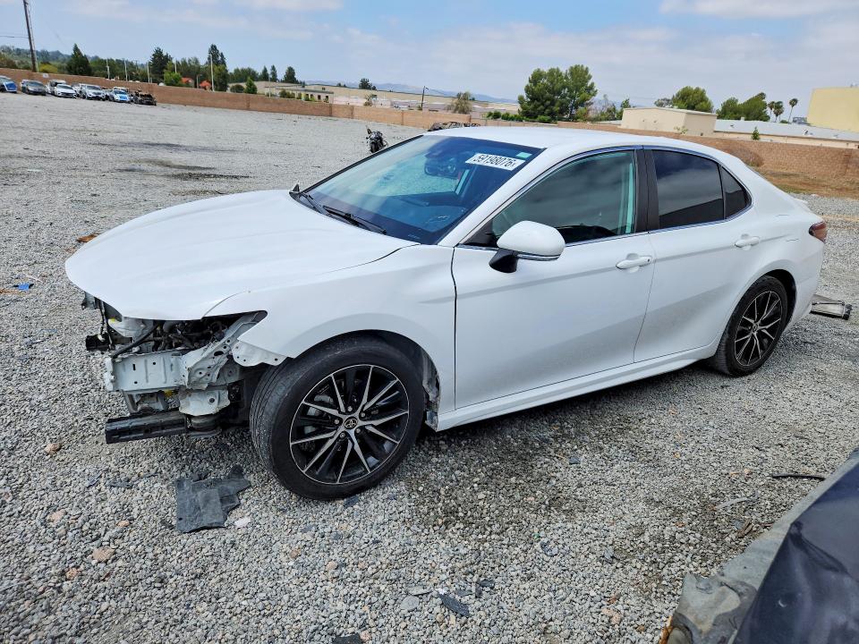 59198076 :رقم المزاد ، 4T1T11AK0PU722115 vin ، 2023 Toyota Camry مزاد بيع