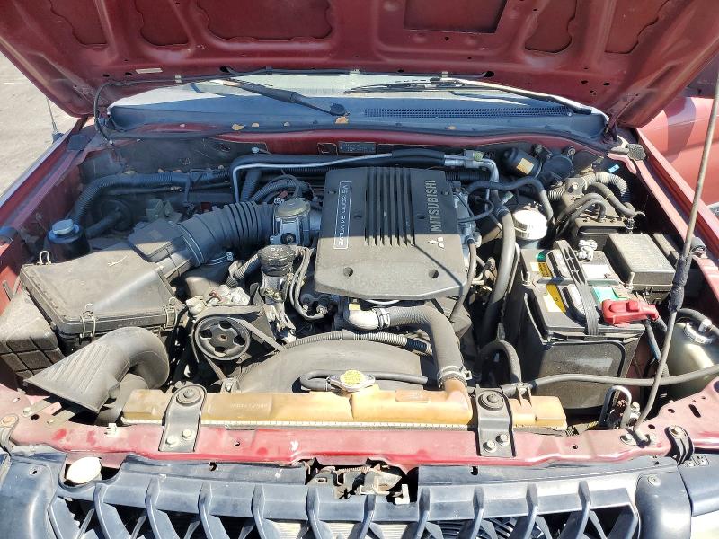 58240756 :رقم المزاد ، JA4LS31H9YP055508 vin ، 2000 Mitsubishi Montero مزاد بيع
