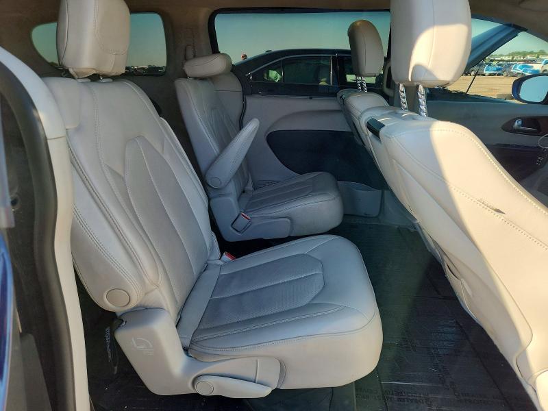 56777936 :رقم المزاد ، 2C4RC1EG8JR104141 vin ، 2018 Chrysler Pacifica مزاد بيع