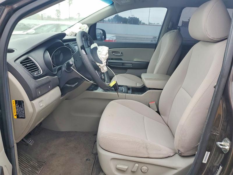 58779906 :رقم المزاد ، KNDMB5C16F6027996 vin ، 2015 Kia Sedona مزاد بيع