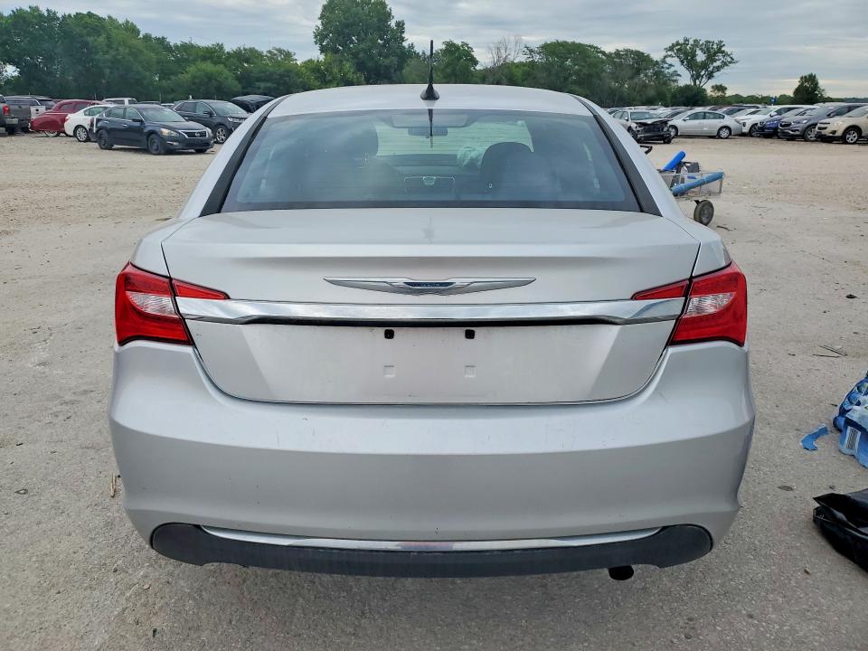 Продажа на аукционе авто 2012 Chrysler 200, vin: 1C3CCBAB2CN272965, номер лота: 58812616