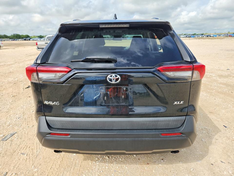 56930856 :رقم المزاد ، 2T3W1RFV0MW150318 vin ، 2021 Toyota Rav4 مزاد بيع