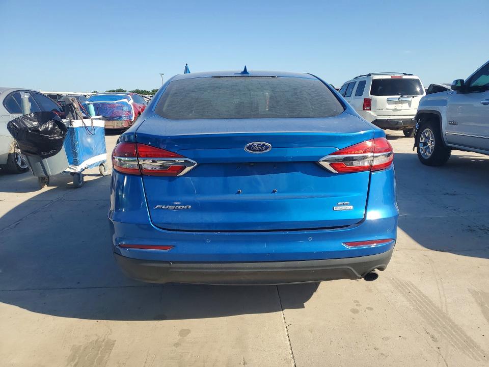 55355216 :رقم المزاد ، 3FA6P0HD5LR261888 vin ، 2020 Ford Fusion مزاد بيع