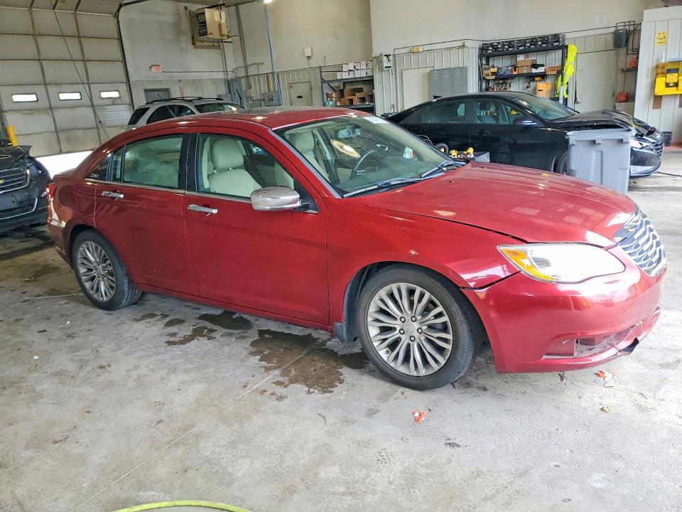 56521826 :رقم المزاد ، 1C3BC2FG4BN504741 vin ، 2011 Chrysler 200 مزاد بيع