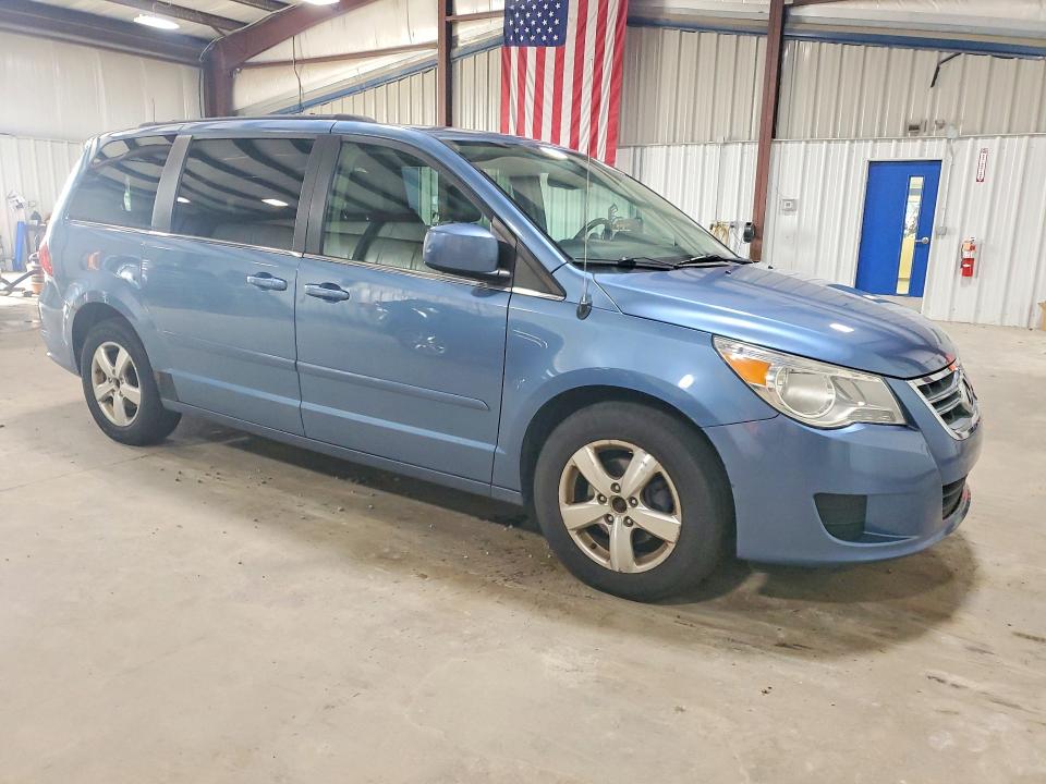 56837706 :رقم المزاد ، 2V4RW3DG2BR738797 vin ، 2011 Volkswagen Routan مزاد بيع