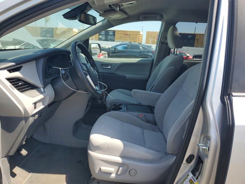 55671146 :رقم المزاد ، 5TDKZ3DC5KS993841 vin ، 2019 Toyota Sienna مزاد بيع