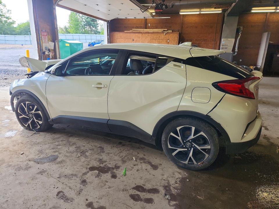 58022726 :رقم المزاد ، NMTKHMBX8KR100400 vin ، 2019 Toyota C-hr مزاد بيع