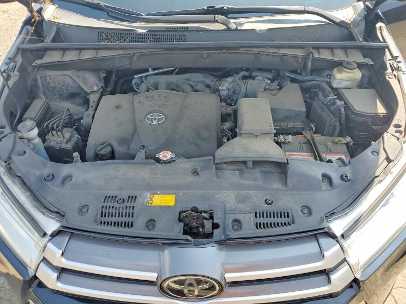 Продажа на аукционе авто 2018 Toyota Highlander, vin: 5TDBZRFH2JS850520, номер лота: 57246596
