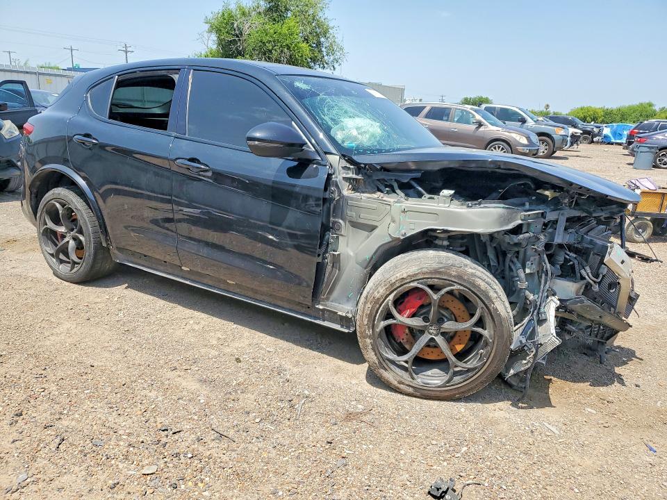 Продаж на аукціоні авто 2018 Alfa Romeo Stelvio, vin: ZASFAKEV6J7C15633, номер лоту: 57610976