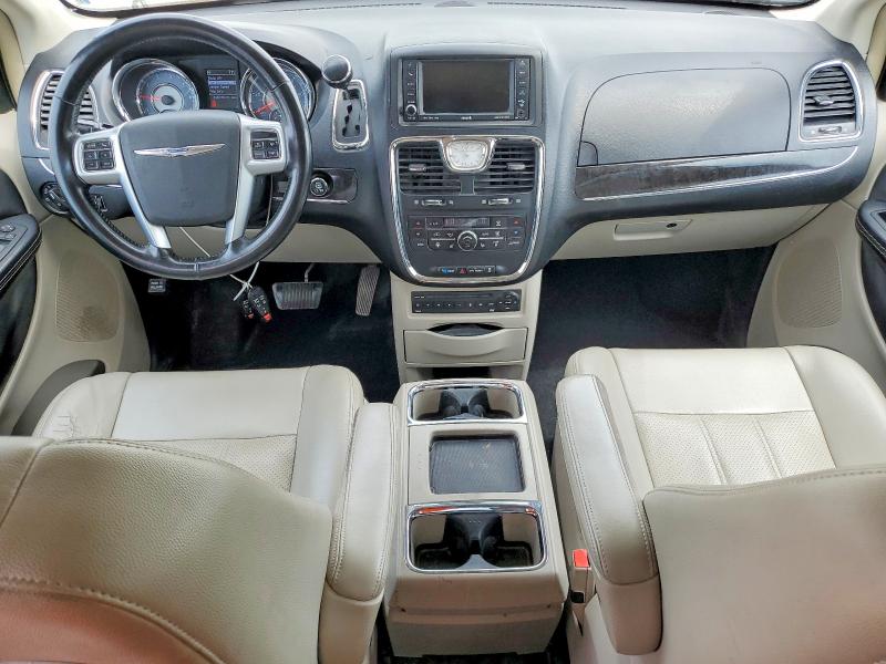 57336066 :رقم المزاد ، 2A4RR8DG4BR676151 vin ، 2011 Chrysler Town & Country مزاد بيع