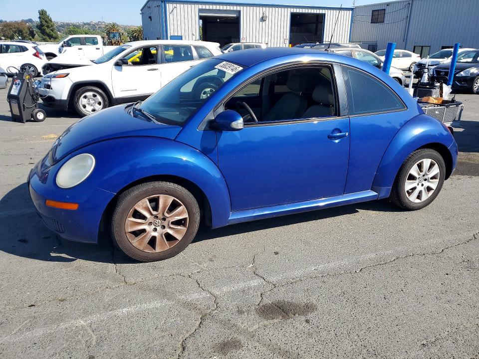 58039146 :رقم المزاد ، 3VWPG31C28M525782 vin ، 2008 Volkswagen New Beetle مزاد بيع