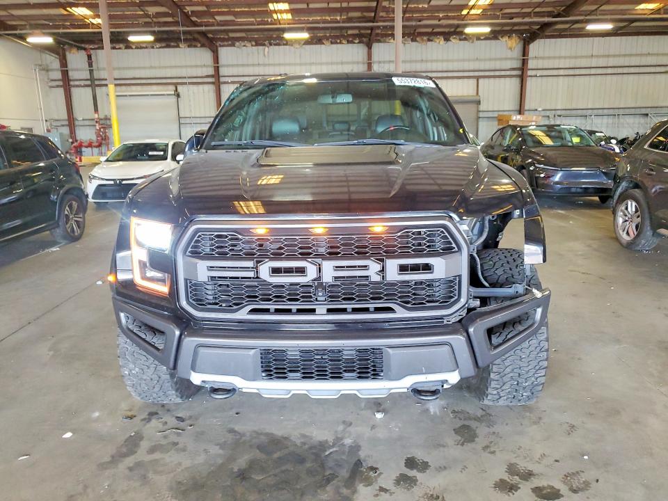55372816 :رقم المزاد ، 1FTFW1RG9JFB81015 vin ، 2018 Ford F150 مزاد بيع