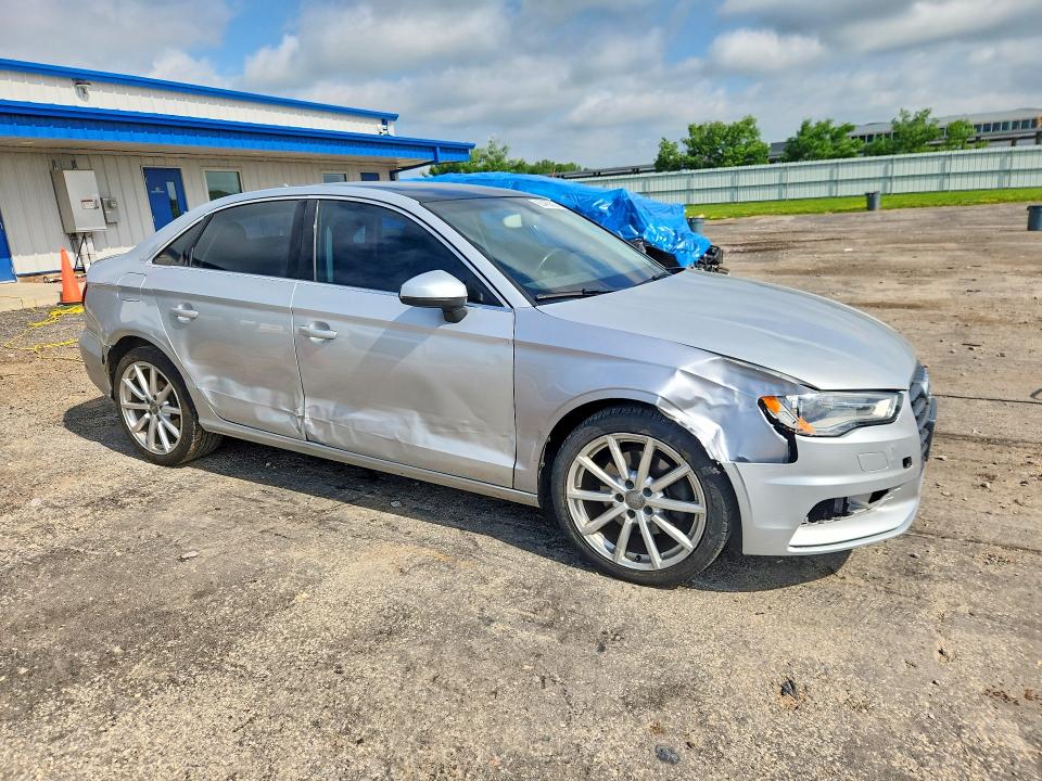 Продажа на аукционе авто 2015 Audi A3, vin: WAUACGFF6F1012654, номер лота: 85460525