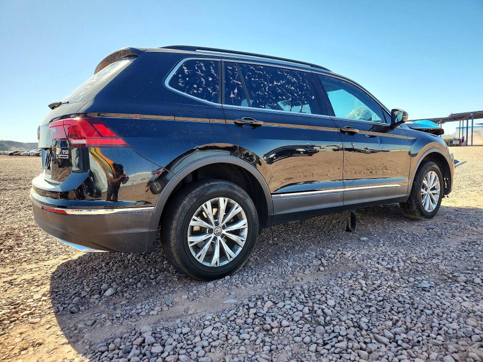 56421566 :رقم المزاد ، 3VV2B7AX7JM172405 vin ، 2018 Volkswagen Tiguan مزاد بيع