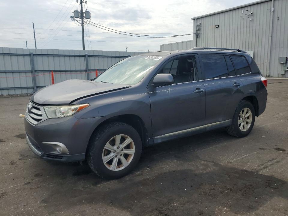 2013 Toyota Highlander მანქანა იყიდება აუქციონზე, vin: 5TDZK3EH8DS114980, აუქციონის ნომერი: 56523626
