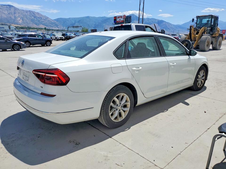 2018 Volkswagen Passat მანქანა იყიდება აუქციონზე, vin: 1VWAA7A39JC018819, აუქციონის ნომერი: 58050906