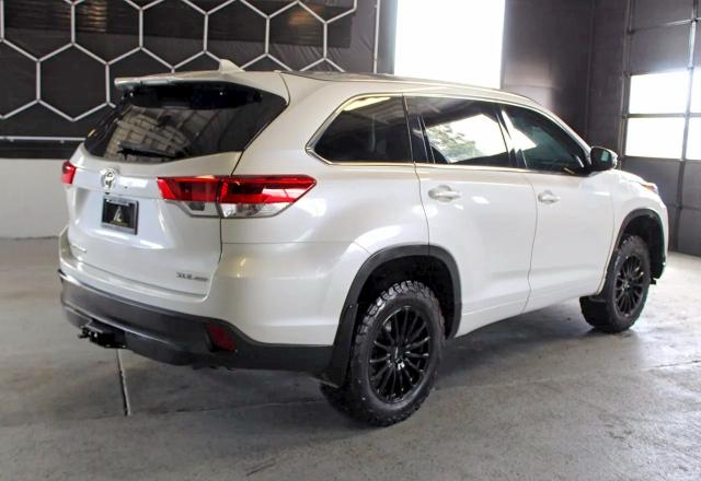 Продажа на аукционе авто 2018 Toyota Highlander, vin: 5TDJZRFH4JS883515, номер лота: 56362356