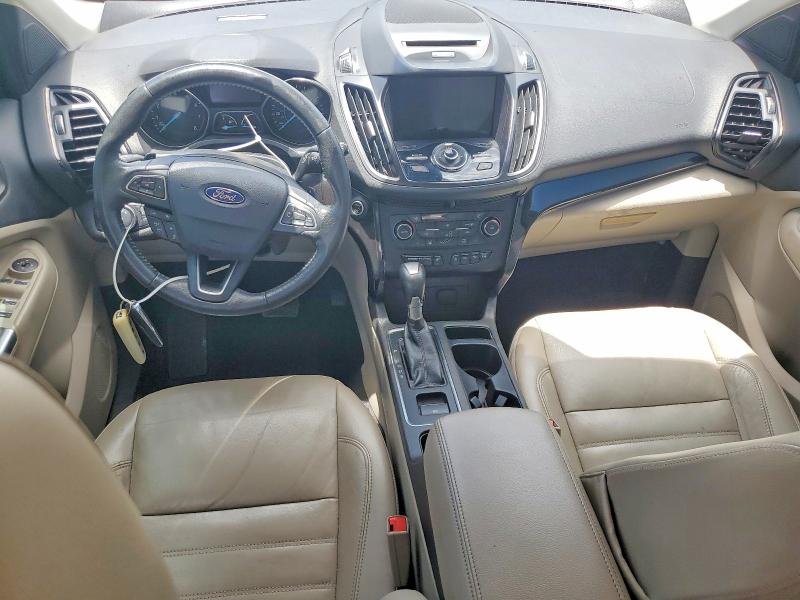 2017 Ford Escape მანქანა იყიდება აუქციონზე, vin: 1FMCU0J98HUD91140, აუქციონის ნომერი: 53738846