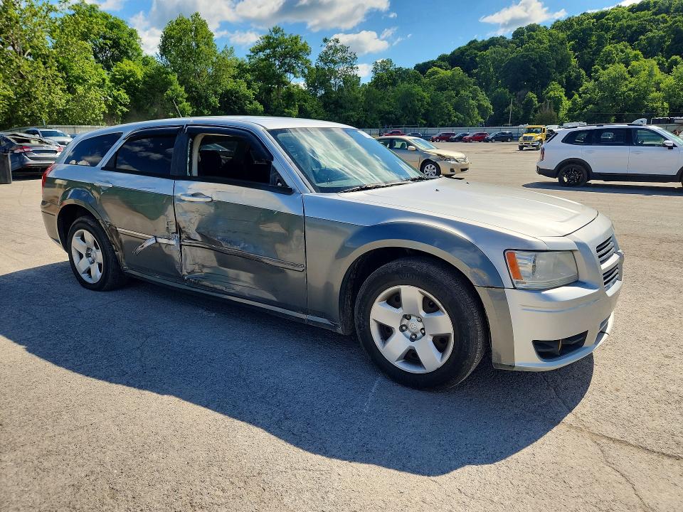 57715096 :رقم المزاد ، 2D8FV37V68H156275 vin ، 2008 Dodge Magnum مزاد بيع