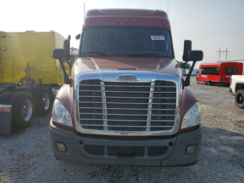 58933816 :رقم المزاد ، 1FUJGLDR8CLBE3959 vin ، 2012 Freightliner Cascadia 125 مزاد بيع