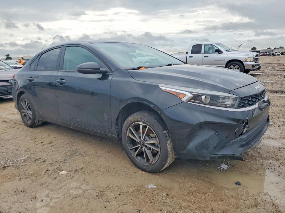 56437106 :رقم المزاد ، 3KPF24ADXNE481886 vin ، 2022 Kia Forte مزاد بيع
