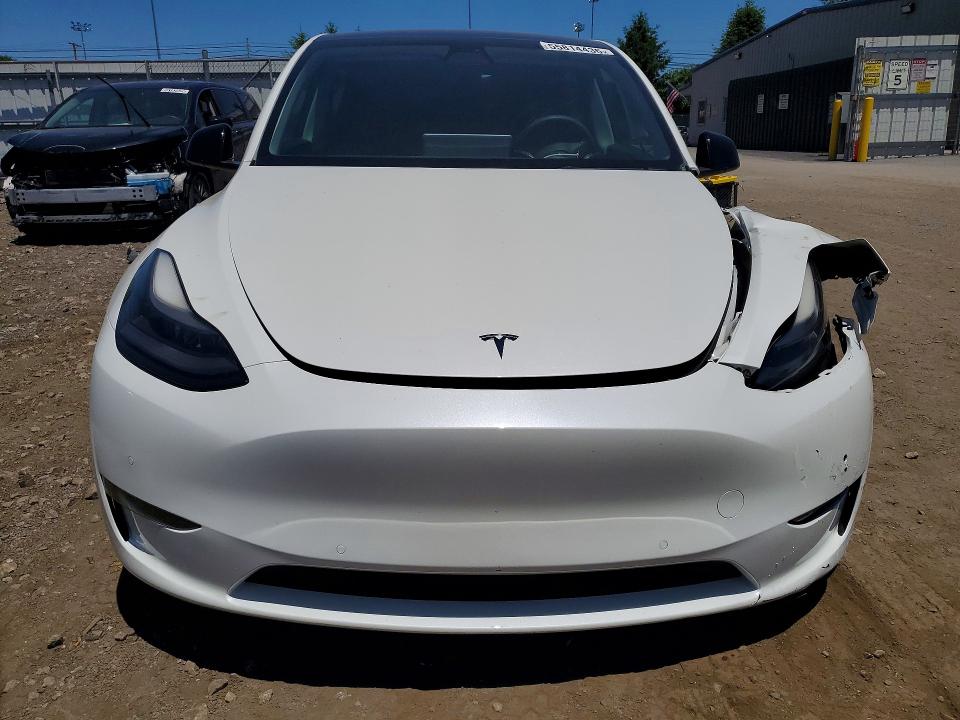 55814436 :رقم المزاد ، 7SAYGDEFXNF307271 vin ، 2022 Tesla Model Y مزاد بيع