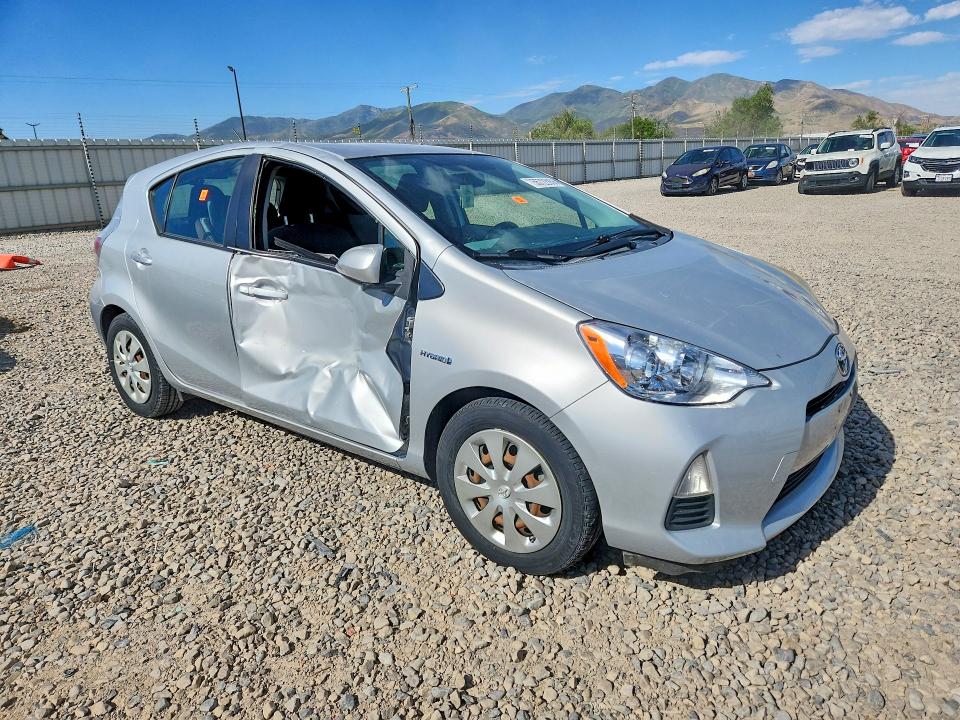 55722856 :رقم المزاد ، JTDKDTB31C1010895 vin ، 2012 Toyota Prius C مزاد بيع