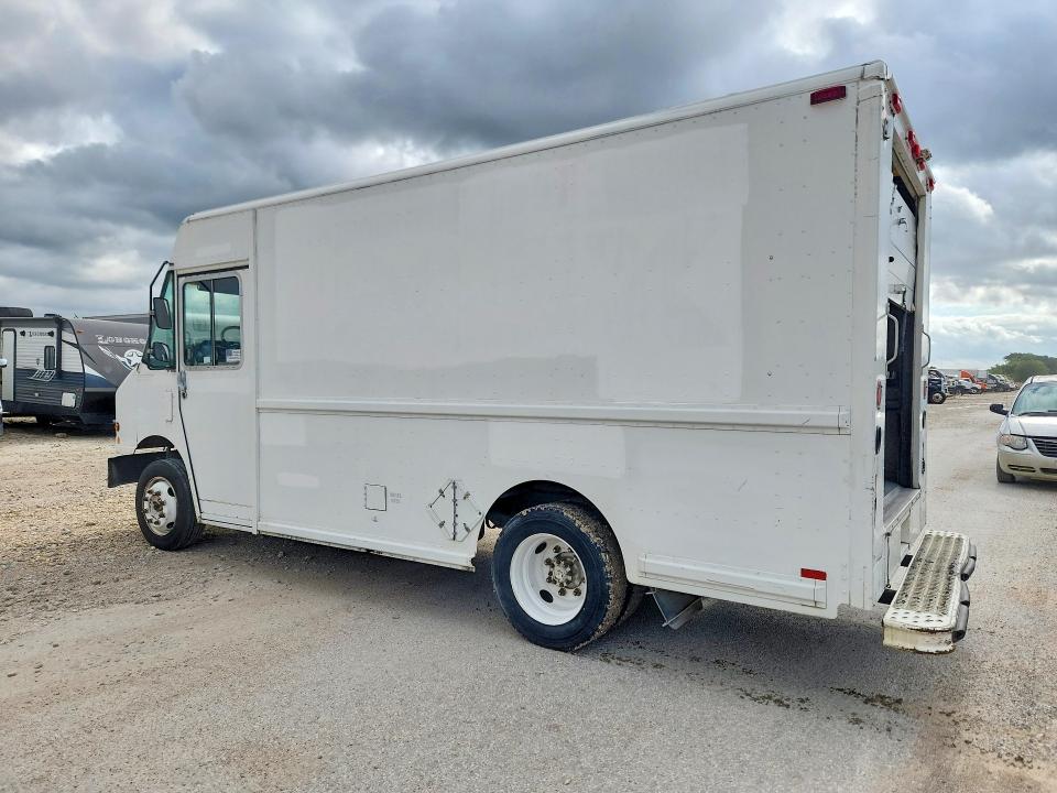 54869206 :رقم المزاد ، 4UZA4FF45YCF81316 vin ، 2000 Freightliner Mt45 Chassis مزاد بيع