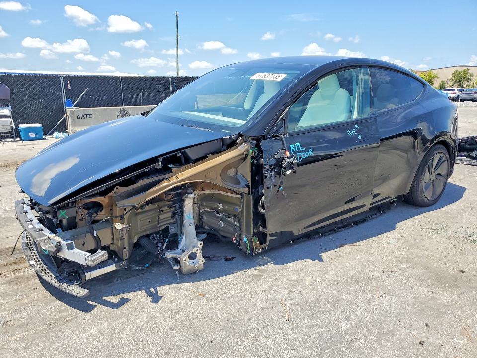 2026 Tesla Model Y მანქანა იყიდება აუქციონზე, vin: 7SAYGDED9TF381583, აუქციონის ნომერი: 57637136