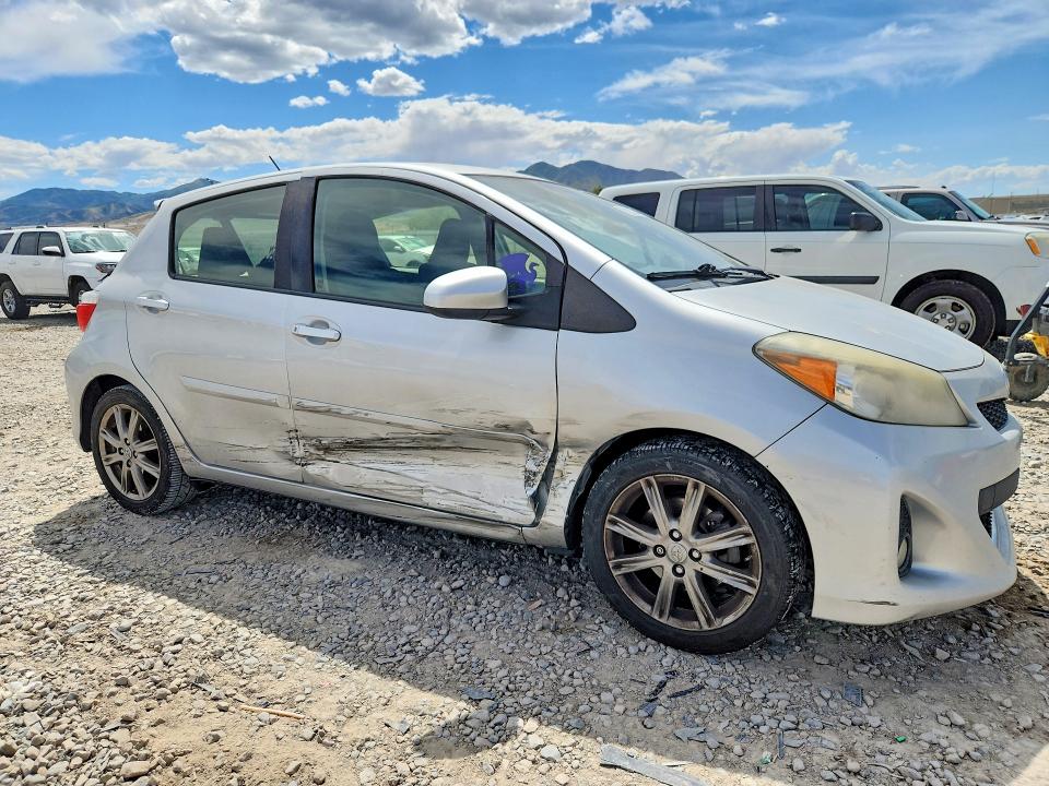 2013 Toyota Yaris მანქანა იყიდება აუქციონზე, vin: JTDKTUD36DD542293, აუქციონის ნომერი: 59277446