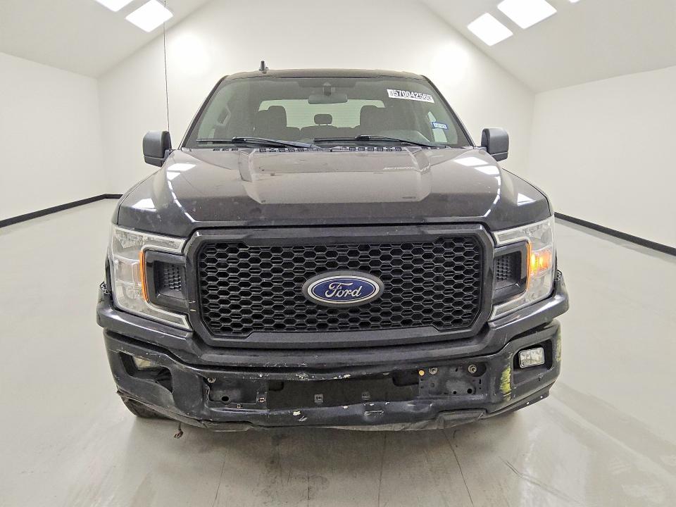 57004256 :رقم المزاد ، 1FTEW1C54LKE35002 vin ، 2020 Ford F150 مزاد بيع