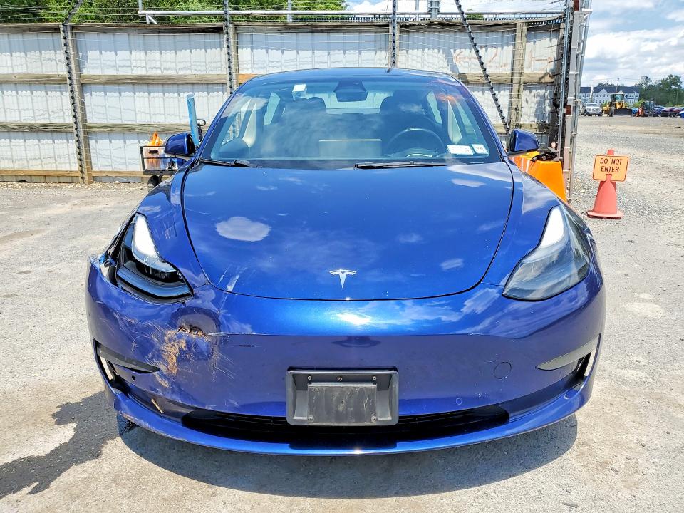 58896796 :رقم المزاد ، 5YJ3E1EA4NF371824 vin ، 2022 Tesla Model 3 مزاد بيع