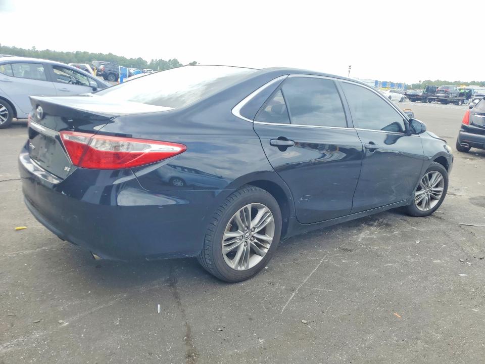 51982076 :رقم المزاد ، 4T1BF1FK1FU060534 vin ، 2015 Toyota Camry مزاد بيع