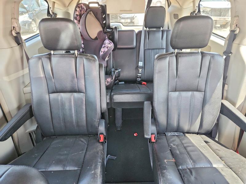 58839896 :رقم المزاد ، 2C4RC1BG6FR644325 vin ، 2015 Chrysler Town & Country مزاد بيع
