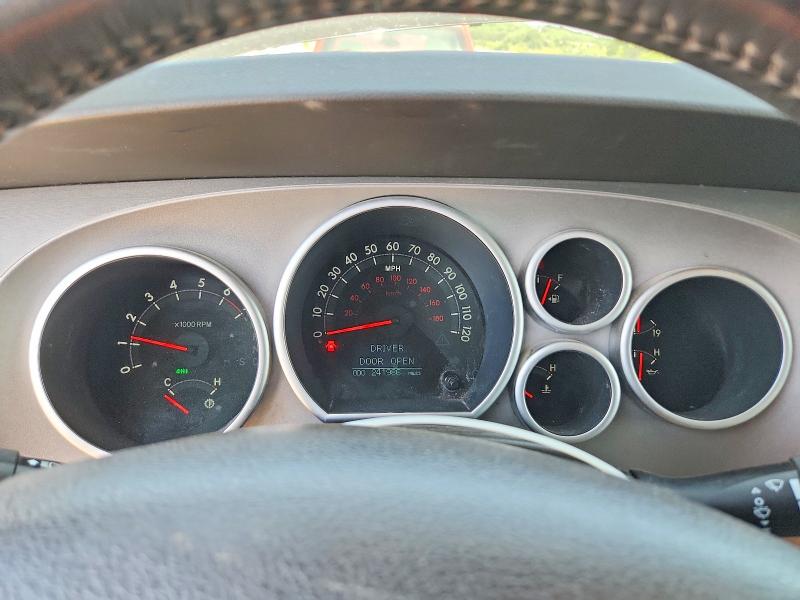 56127166 :رقم المزاد ، 5TDJY5G12BS045644 vin ، 2011 Toyota Sequoia مزاد بيع