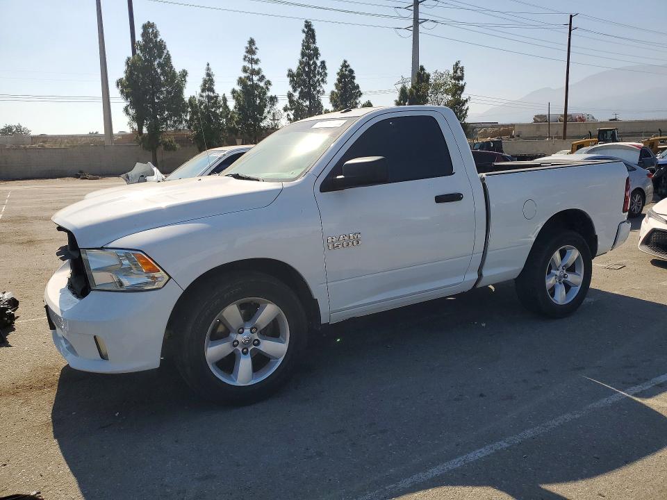 58276936 :رقم المزاد ، 3C6JR6AG2FG698793 vin ، 2015 Ram 1500 مزاد بيع