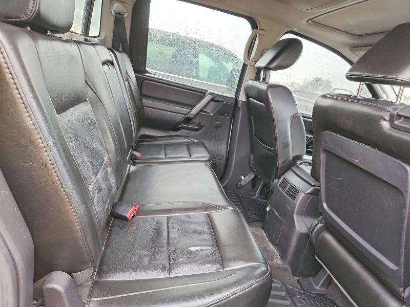 57861916 :رقم المزاد ، 1N6AA0EC2BN307158 vin ، 2011 Nissan Titan مزاد بيع
