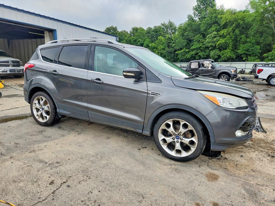 2015 Ford Escape მანქანა იყიდება აუქციონზე, vin: 1FMCU0JX3FUB45513, აუქციონის ნომერი: 55789636