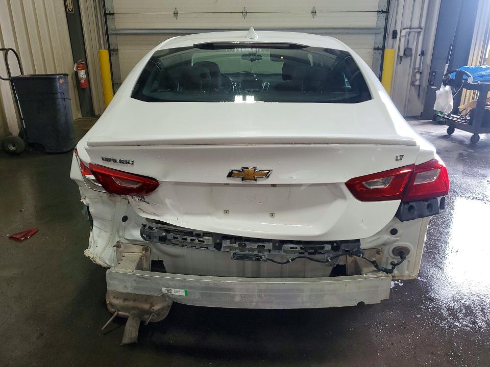 57921896 :رقم المزاد ، 1G1ZD5ST5JF217745 vin ، 2018 Chevrolet Malibu مزاد بيع