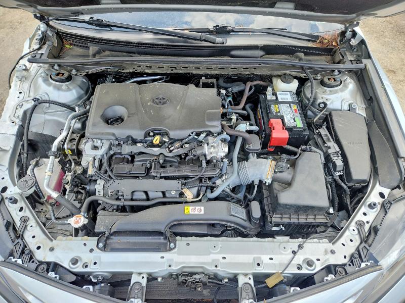 55318696 :رقم المزاد ، 4T1T11BK3NU061207 vin ، 2022 Toyota Camry مزاد بيع