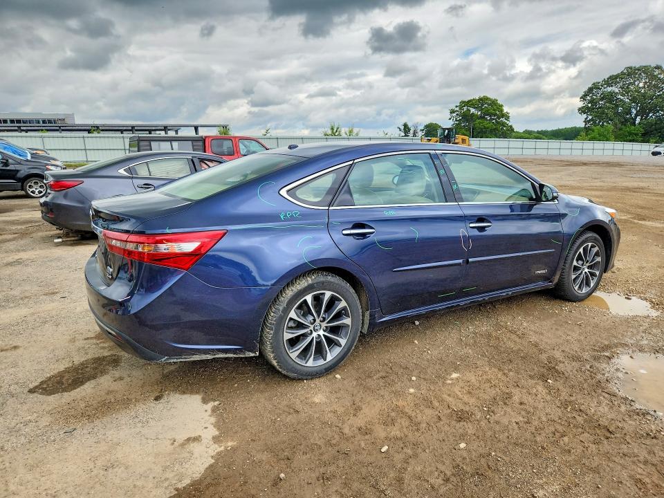 56150386 :رقم المزاد ، 4T1BD1EB1JU060162 vin ، 2018 Toyota Avalon Hybrid مزاد بيع