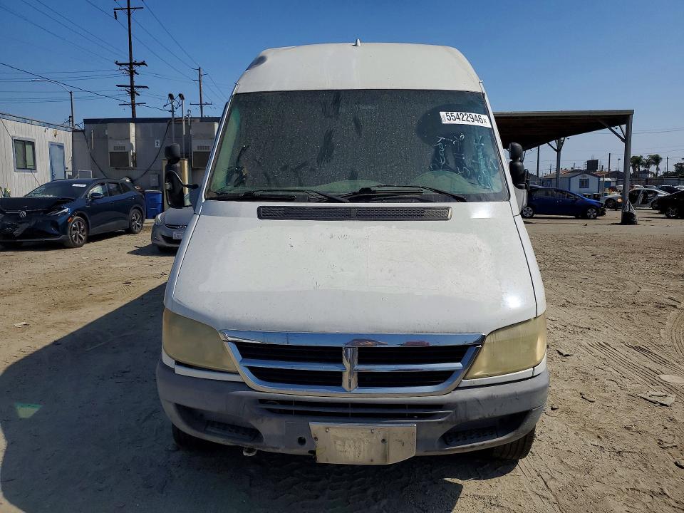 55422946 :رقم المزاد ، WD2PD744855745886 vin ، 2005 Dodge Sprinter مزاد بيع