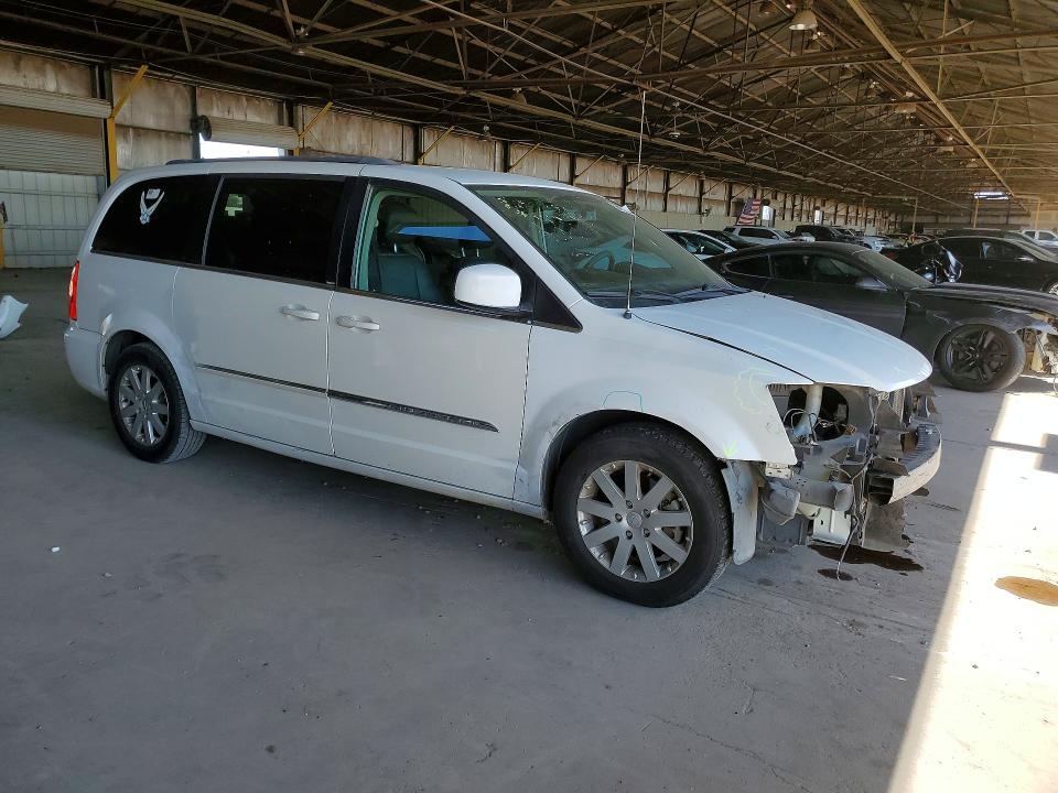 2015 Chrysler Town & Country მანქანა იყიდება აუქციონზე, vin: 2C4RC1BG5FR588216, აუქციონის ნომერი: 57433016