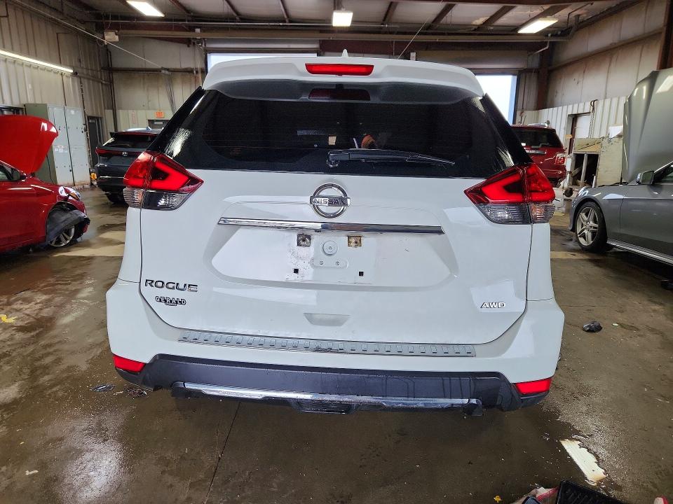 2017 Nissan Rogue მანქანა იყიდება აუქციონზე, vin: 5N1AT2MV4HC745854, აუქციონის ნომერი: 56271946